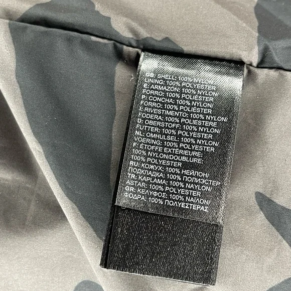 The North Face Black Lightweight Jacket Sz M NWOT - Picture 4 of 6